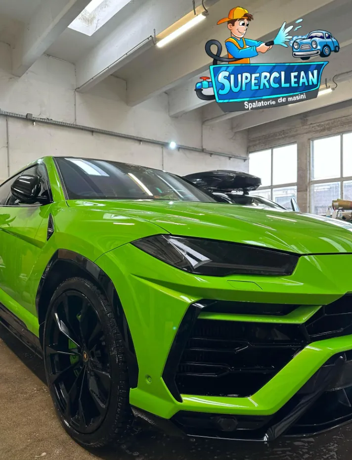 Mașină sport spălată la spălătoria auto SuperClean Satu Mare